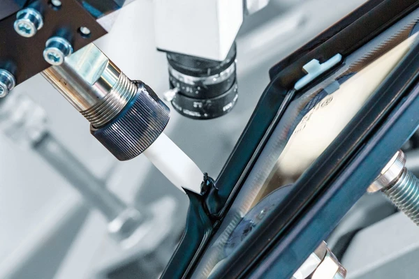 Gluing technology
